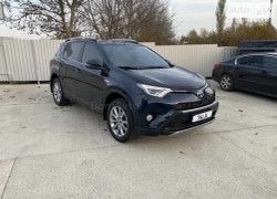 Toyota RAV4 2017 года