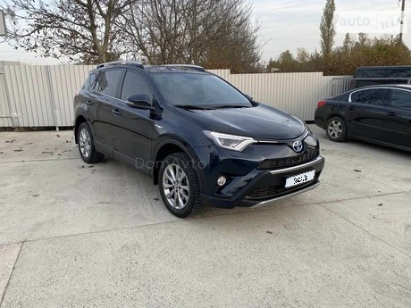 Toyota RAV4 2017 года