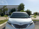 Toyota Sienna 2017 года