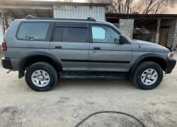 Mitsubishi Montero Sport 2000 года