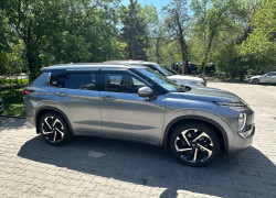 Mitsubishi Outlander 2023 года