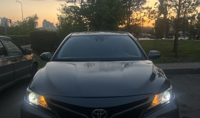 Toyota Camry 2019 года