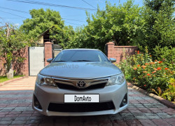Toyota Camry 2012 года