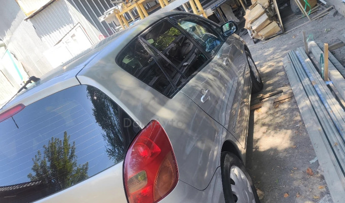 Toyota Corolla Verso 2004 года