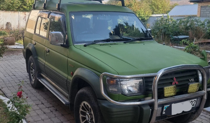 Mitsubishi Pajero 1993 года