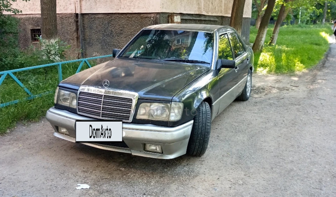 Mercedes-Benz E-Класс 1993 года