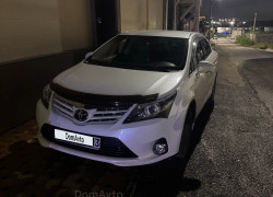 Toyota Avensis 2013 года