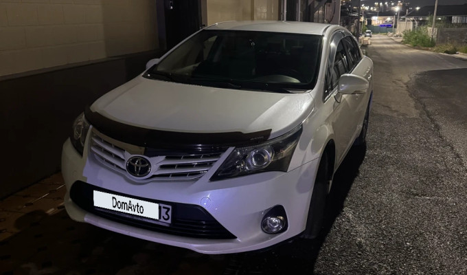 Toyota Avensis 2013 года