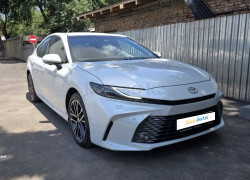 Toyota Camry 2025 года