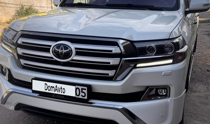 Toyota Land Cruiser 2017 года