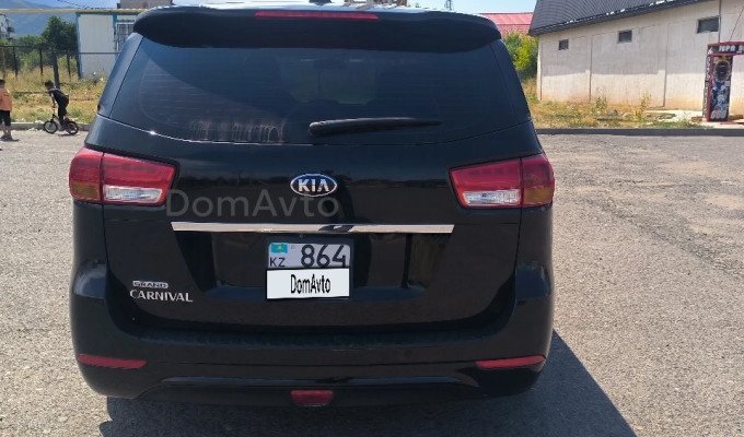 Kia Carnival 2015 года
