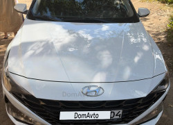 Hyundai Elantra 2021 года