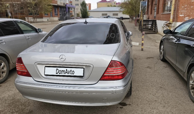 Mercedes-Benz S-Класс 2004 года