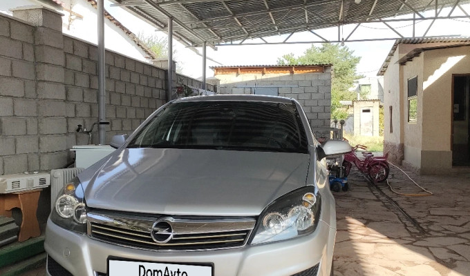Opel Astra 2008 года