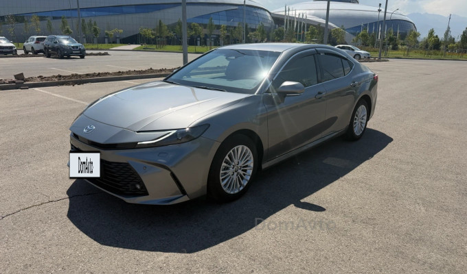 Toyota Camry 2025 года