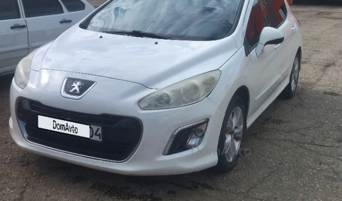 Peugeot 308 2012 года