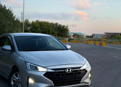 Hyundai Elantra 2020 года