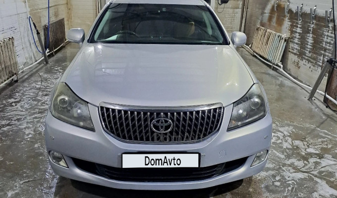 Toyota Crown Majesta 2012 года