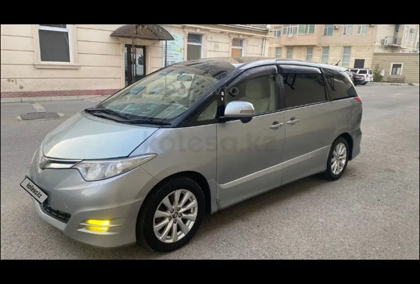 Toyota Estima 2008 года