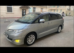 Toyota Estima 2008 года