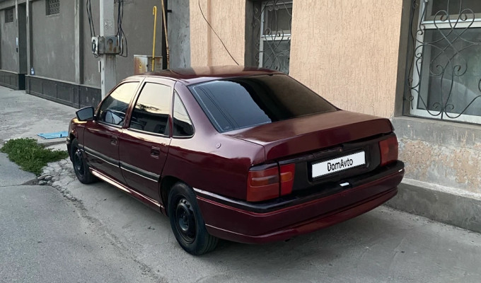 Opel Vectra 1992 года