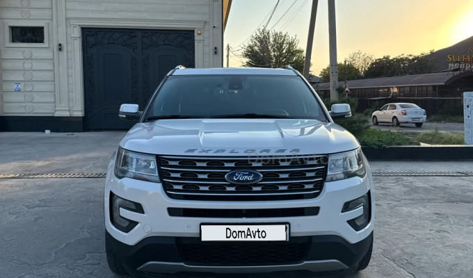 Ford Explorer 2017 года