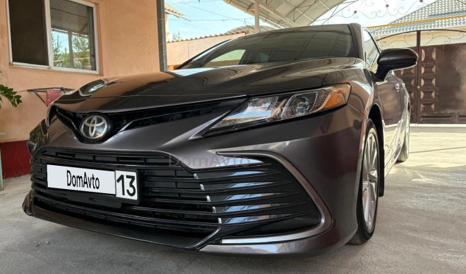Toyota Camry 2021 года