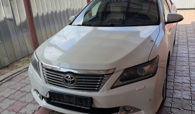 Toyota Camry 2012 года