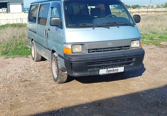Toyota Hiace 1998 года