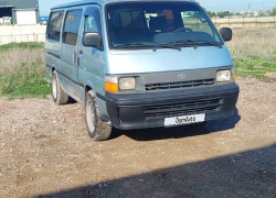 Toyota Hiace 1998 года