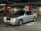 Mercedes-Benz E-Класс 2001 года