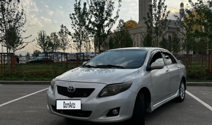 Toyota Corolla 2010 года