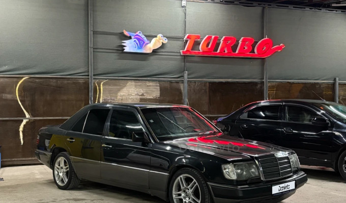 Mercedes-Benz E-Класс 1993 года