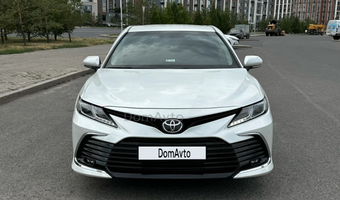 Toyota Camry 2021 года