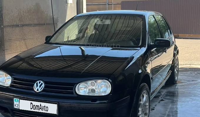 Volkswagen Golf 2003 года