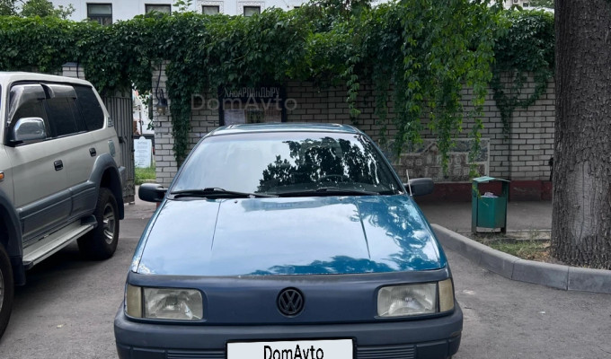 Volkswagen Passat 1990 года