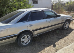 Mazda 626 1988 года
