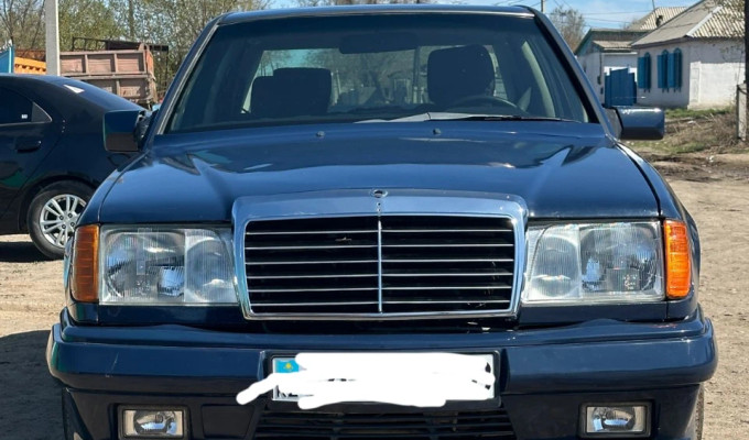 Mercedes-Benz E-Класс 1993 года