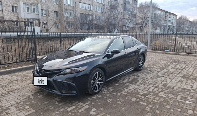Toyota Camry 2022 года