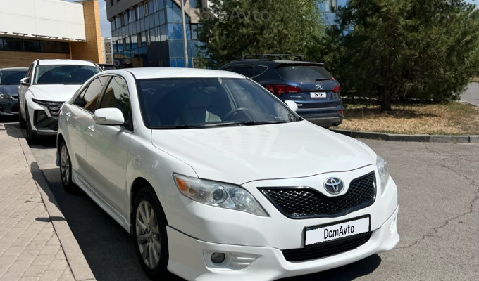 Toyota Camry 2006 года