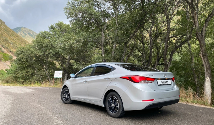 Hyundai Elantra 2015 года
