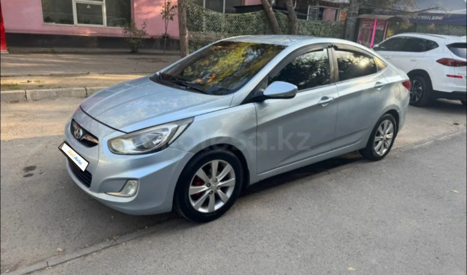 Hyundai Solaris 2012 года