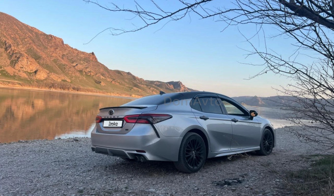 Toyota Camry 2019 года
