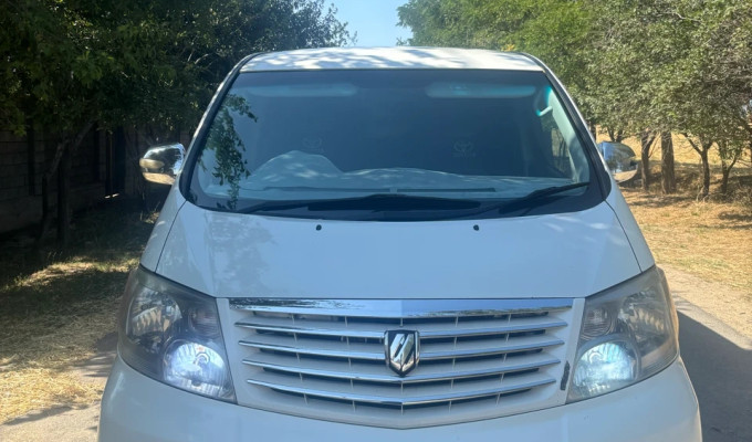 Toyota Alphard 2005 года