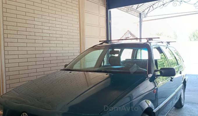 Volkswagen Passat 1993 года
