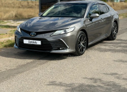 Toyota Camry 2023 года