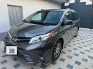 Toyota Sienna 2017 года