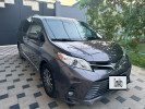 Toyota Sienna 2017 года