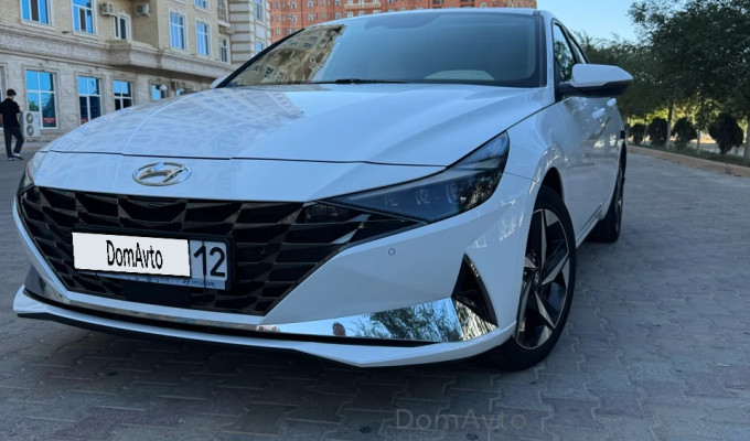 Hyundai Elantra 2021 года