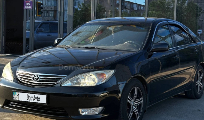 Toyota Camry 2003 года